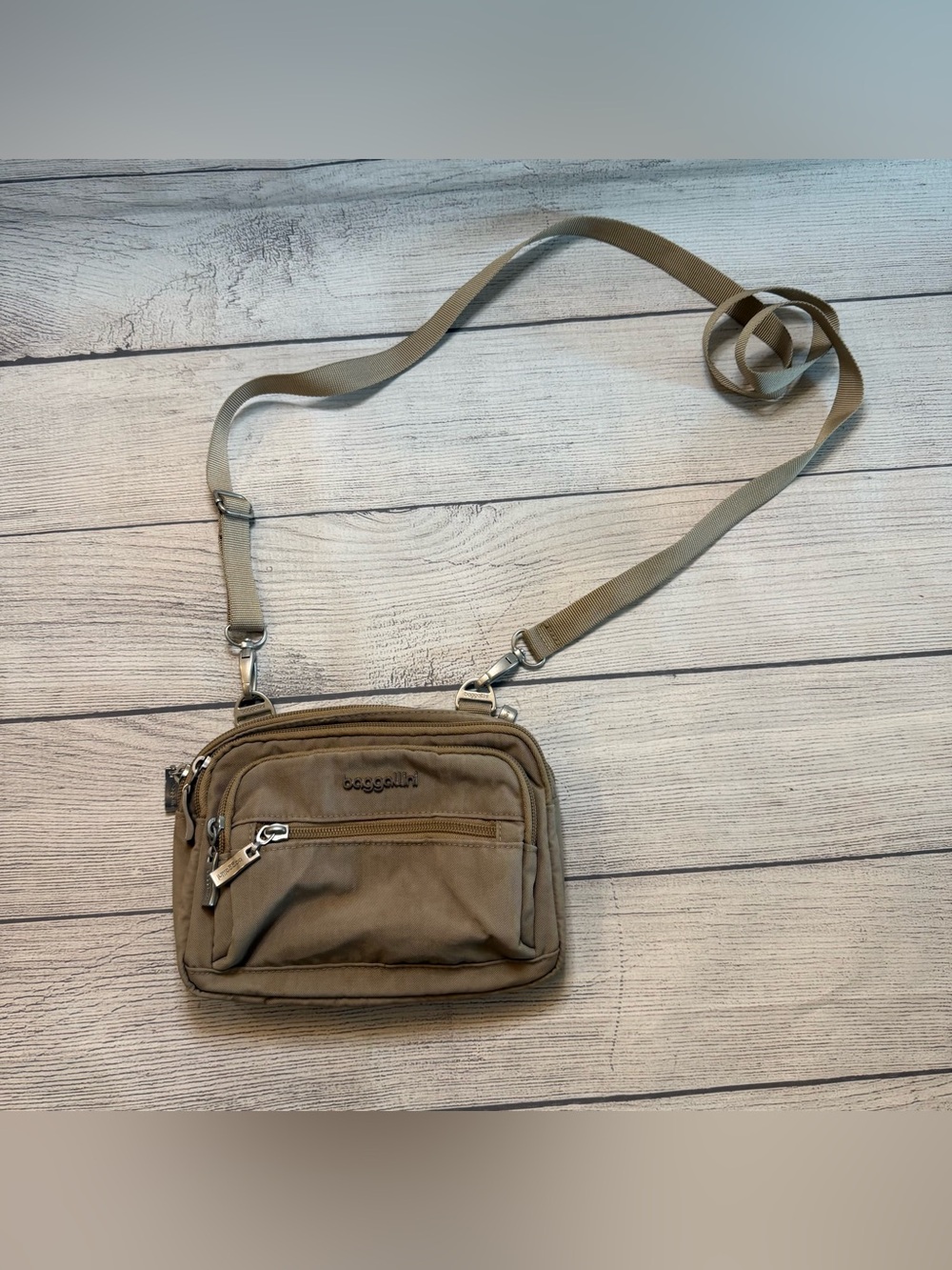 Baggallini Legacy Triple Zip Bagg
